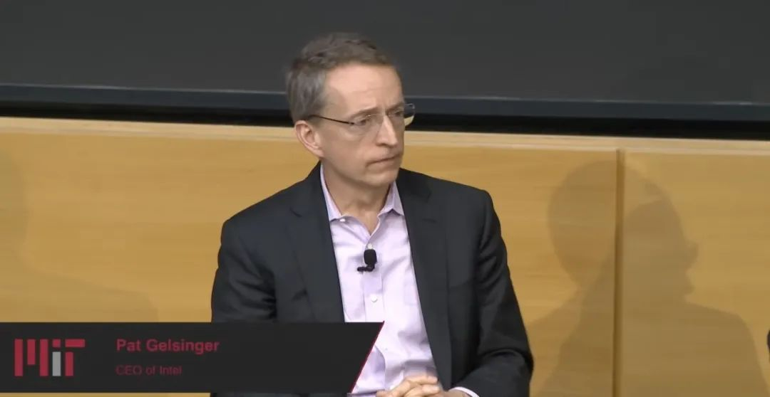英特尔 CEO：摩尔定律的节奏正在放缓至三年，但仍未消亡