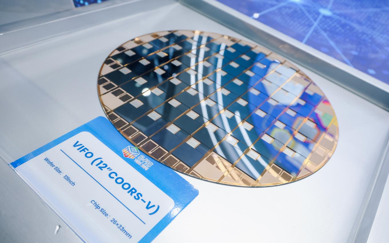 三星电机向苹果供应玻璃基板样品：一场正在改写半导体封装格局的破局之战